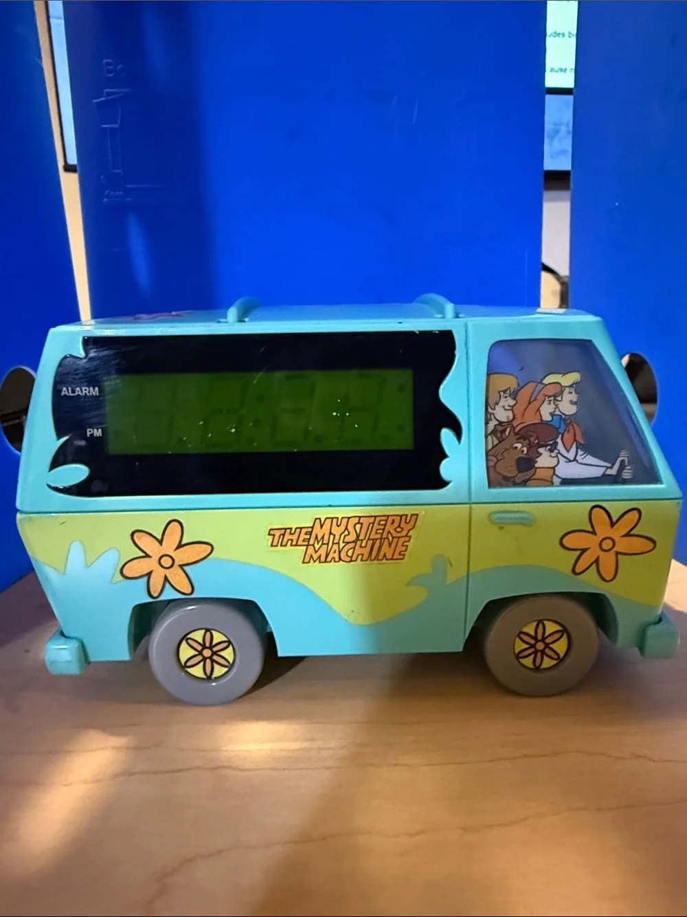 Rare Vintage 99 Westclox Scooby-Doo Mystery Machine alarm clock.Everything works